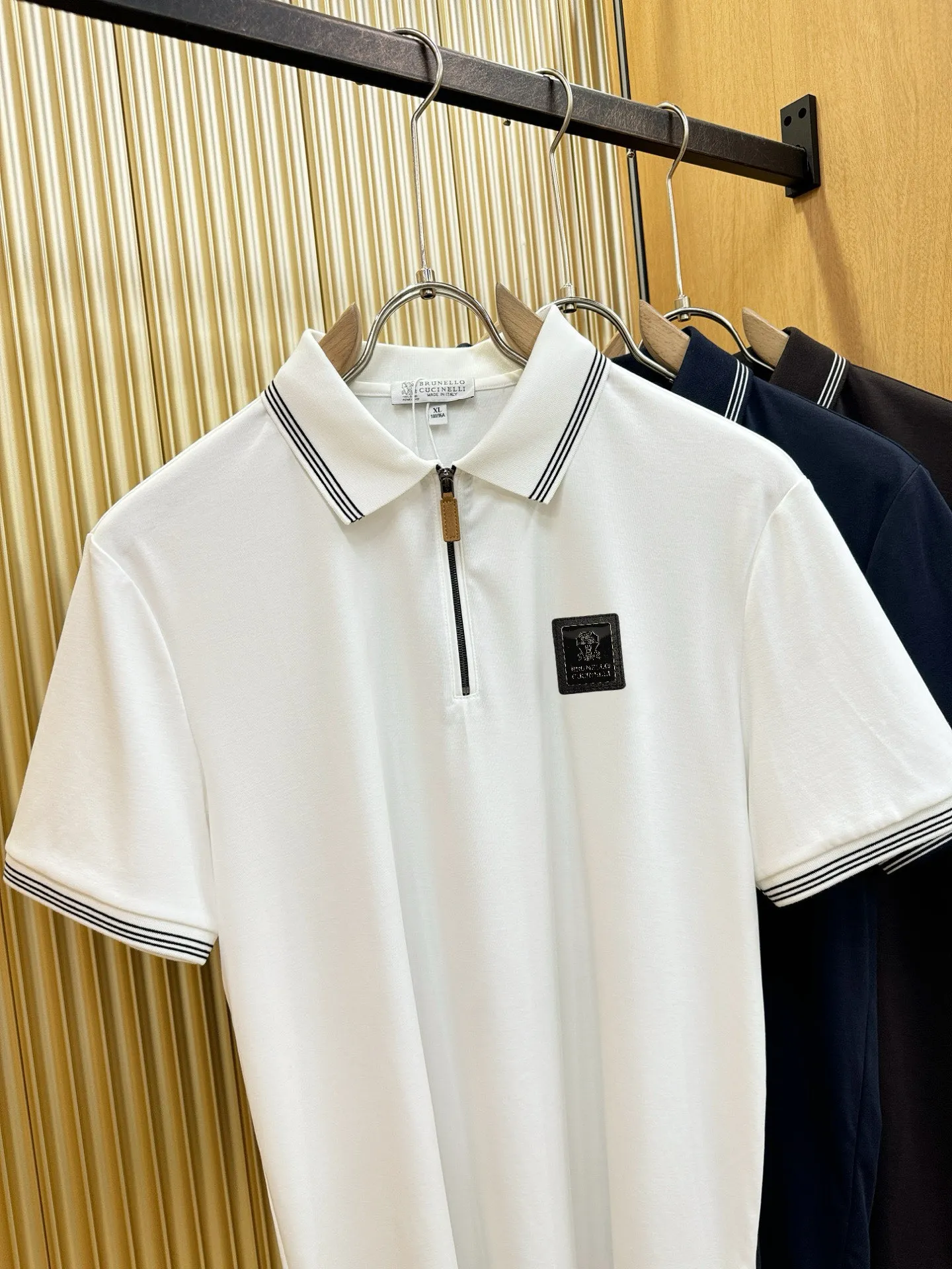 , BC Bruti's 2026 spring and summer New Arrival first counter, the latest New Arrival lapel short sleeves, mercerized cotton fabric, Premium customization, avant-garde and fashionable design! The brand logo is designed with heavy craftsmanship. It feels soft. It is comfortable to wear. It has exquisite counter-level stitching. It has fine workmanship. The upper body effect is incomparably handsome! A must-have item for a stylish man! Sizes:M-4XL